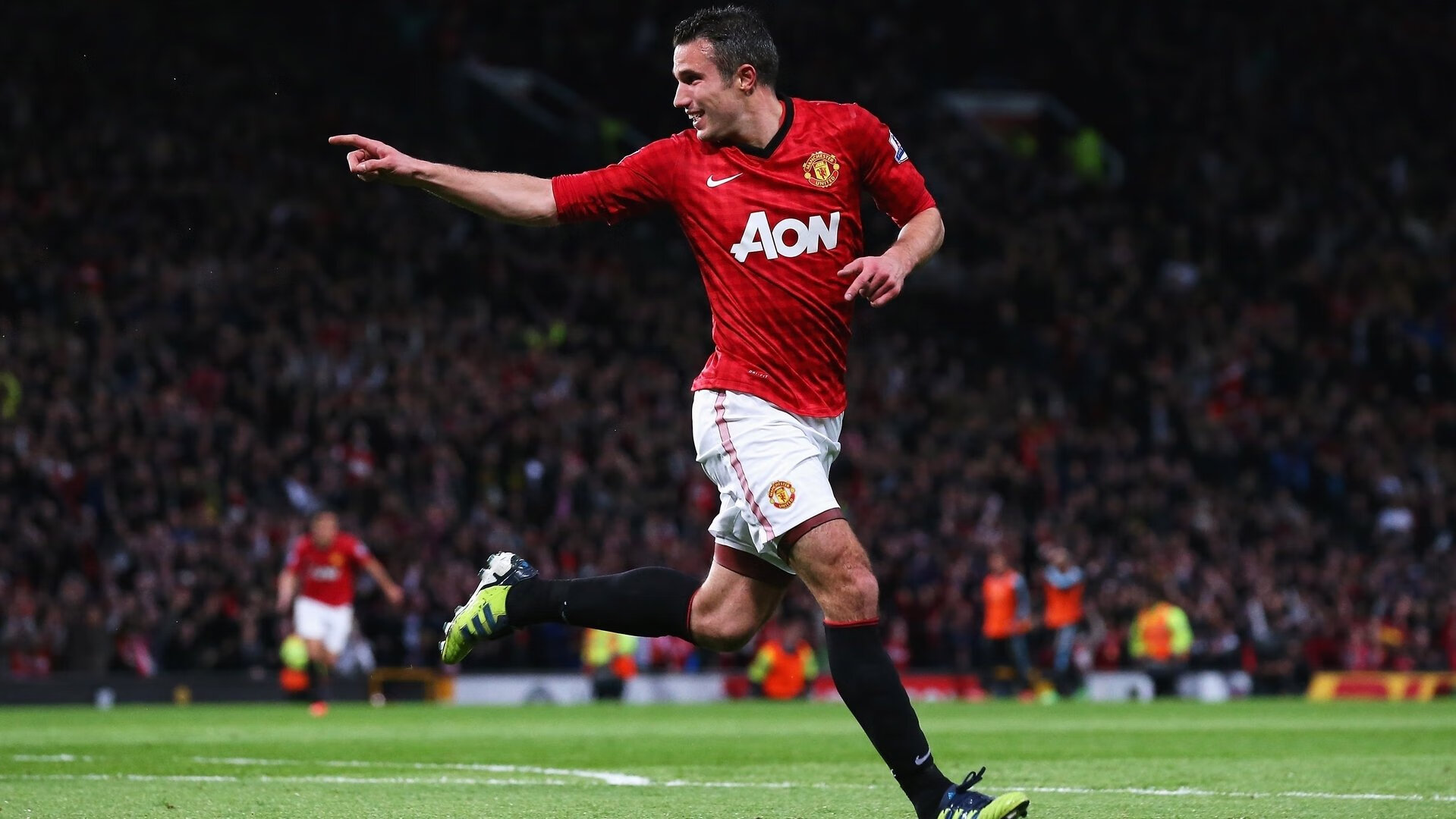 杨瀚森自信一幕!进半场神奇三分为自己竖起大拇指,杨翰笙是谁